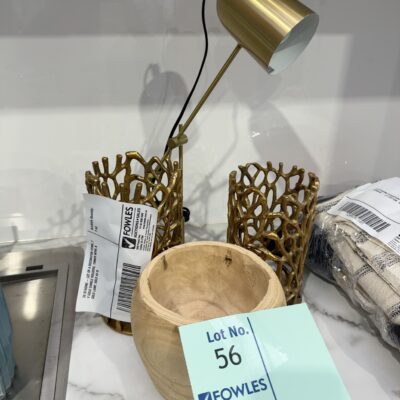 EX STAGING - LOT OF 4 DECORATOR ITEMS, 2 X GOLD CANDLE HOLDERS, TIMBER BOWL & GOLD LAMP, SOLD AS IS