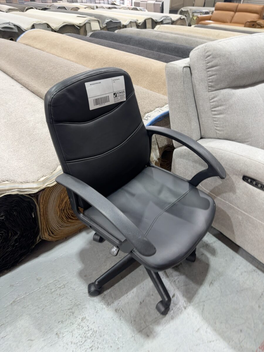 NEW BLACK OFFICE CHAIR