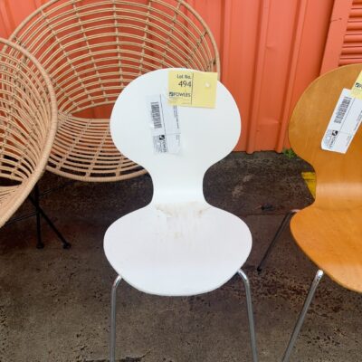 EX HIRE WHITE STACKABLE DINING CHAIR ON METAL FRAME, SOLD AS IS