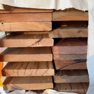 135X19 FEATURE GRADE SPOTTED GUM DECKING-(PACK CONSISTS OF RANDOM SHORT LENGTHS)