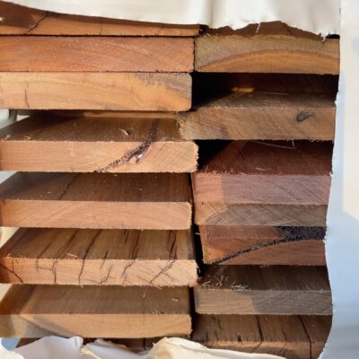 135X19 FEATURE GRADE SPOTTED GUM DECKING-(PACK CONSISTS OF RANDOM SHORT LENGTHS)