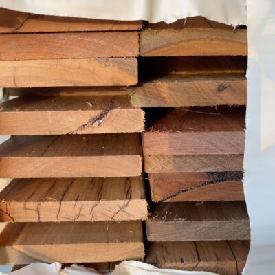 135X19 FEATURE GRADE SPOTTED GUM DECKING-(PACK CONSISTS OF RANDOM SHORT LENGTHS)