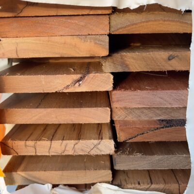 135X19 FEATURE GRADE SPOTTED GUM DECKING-(PACK CONSISTS OF RANDOM SHORT LENGTHS)