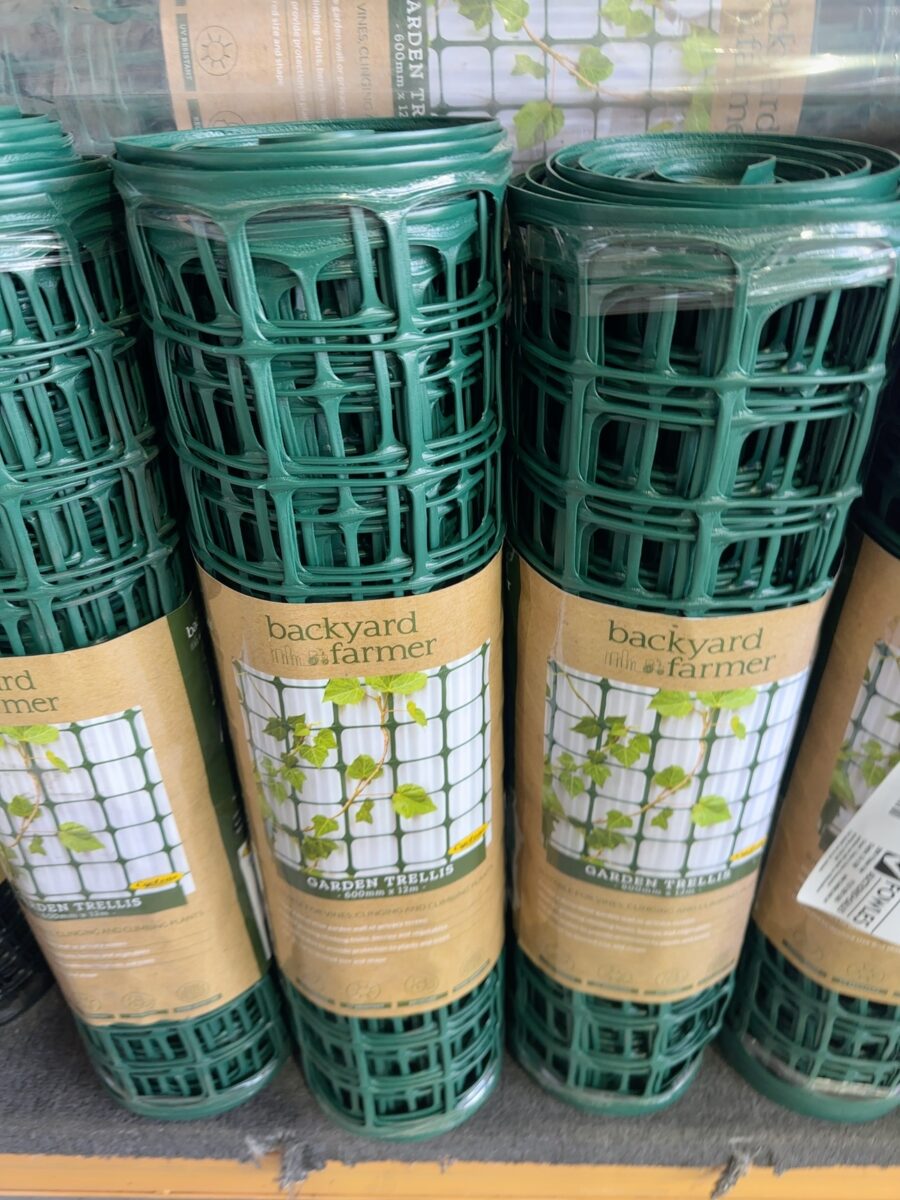 NEW CYCLONE BACKYARD FARMER, GREEN TRELLIS 600MM X 12M X 50MM, 10160080 RRP$48.95