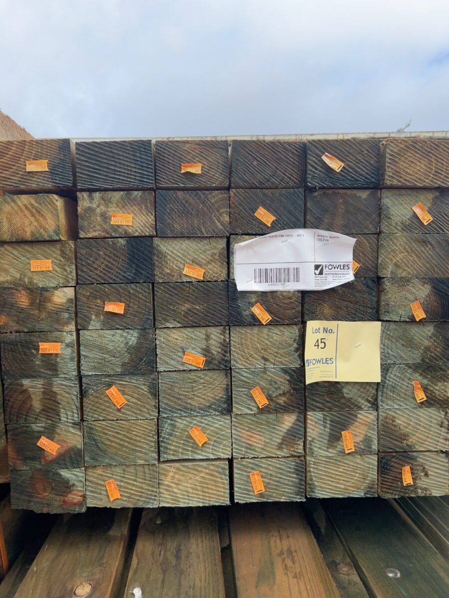 125X75 SAWN TREATED PINE POSTS- 48/2.4