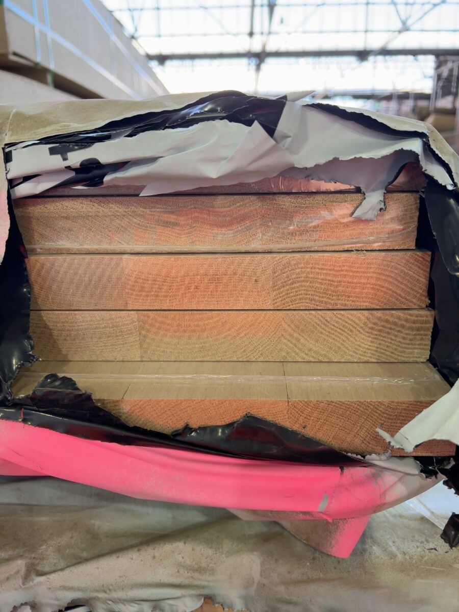 600X33 AMERICAN OAK STANDARD GRADE BENCH TOPS- 6/2.4