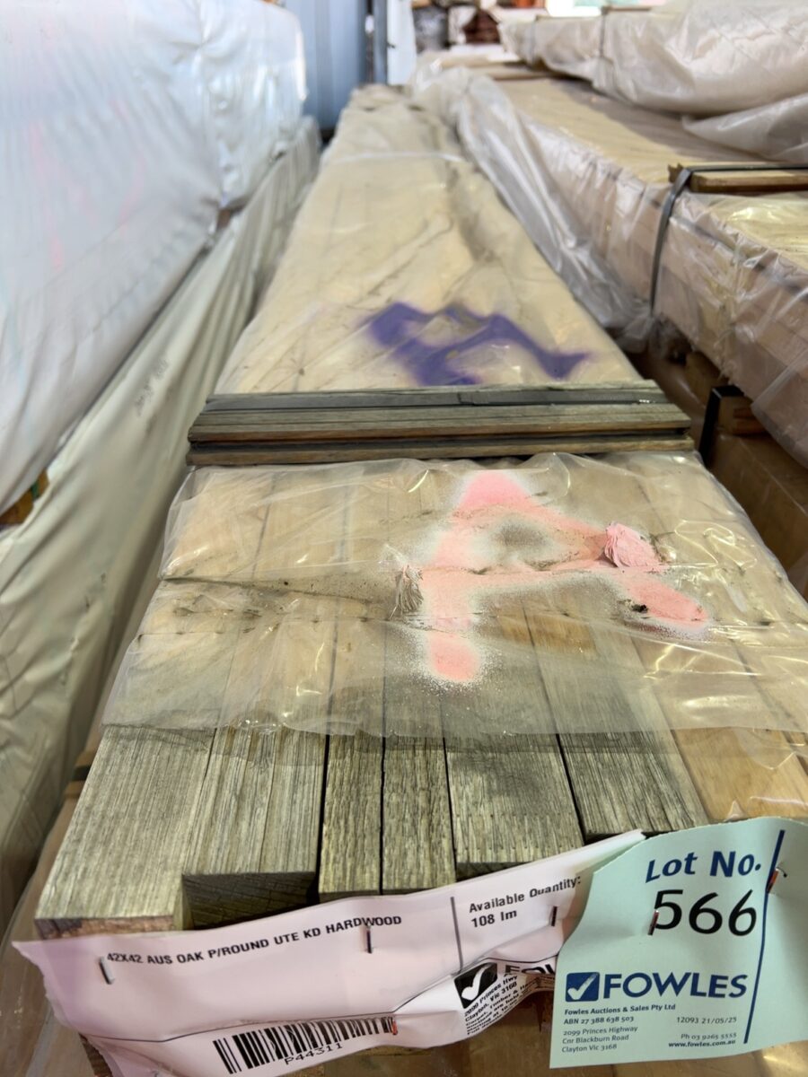 42X42 AUS OAK P/ROUND UTE KD HARDWOOD