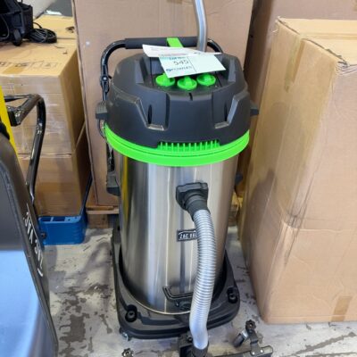 NEW ZACVAC WET & DRY TITAN 100 VACUUM, 5400WATT, 10M HOSE,2 REUSEABLE BAGS, NO WARRANTY