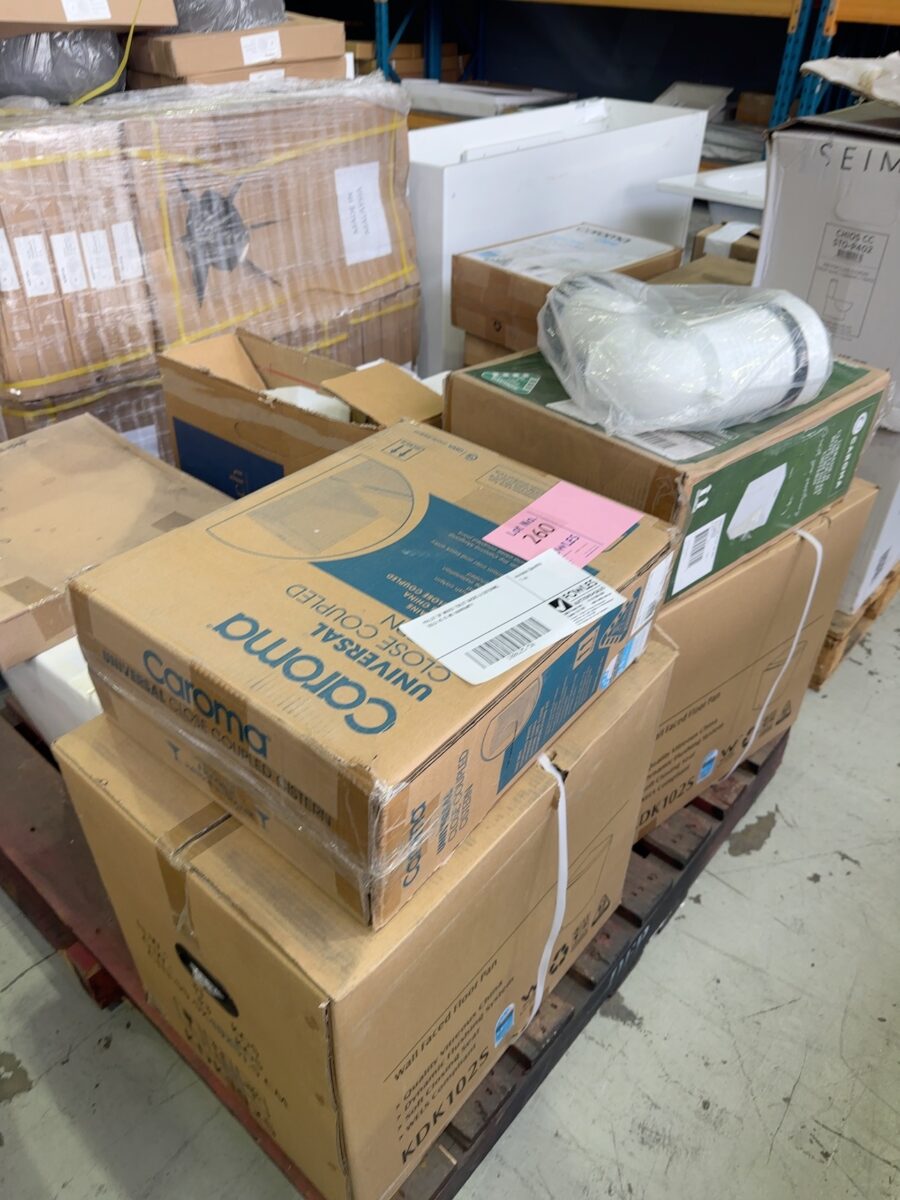 PALLET OF MIXED TOILET BASES & CISTERNS,SOLD AS IS NO WARRANTY
