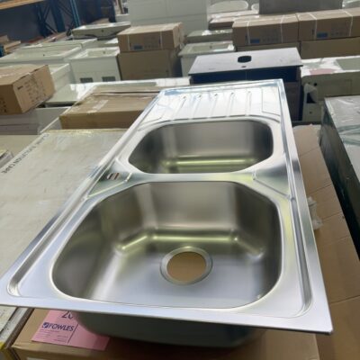 NEW FRANKE OLX621 1 & 3/4 BOWL KITCHEN SINK WITH RIGHT HAND DRAINER SOLD AS IS NO WARRANTY