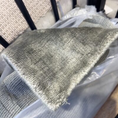 NEW RUG MOLLIE GRIFFEN 160CM X 230CM