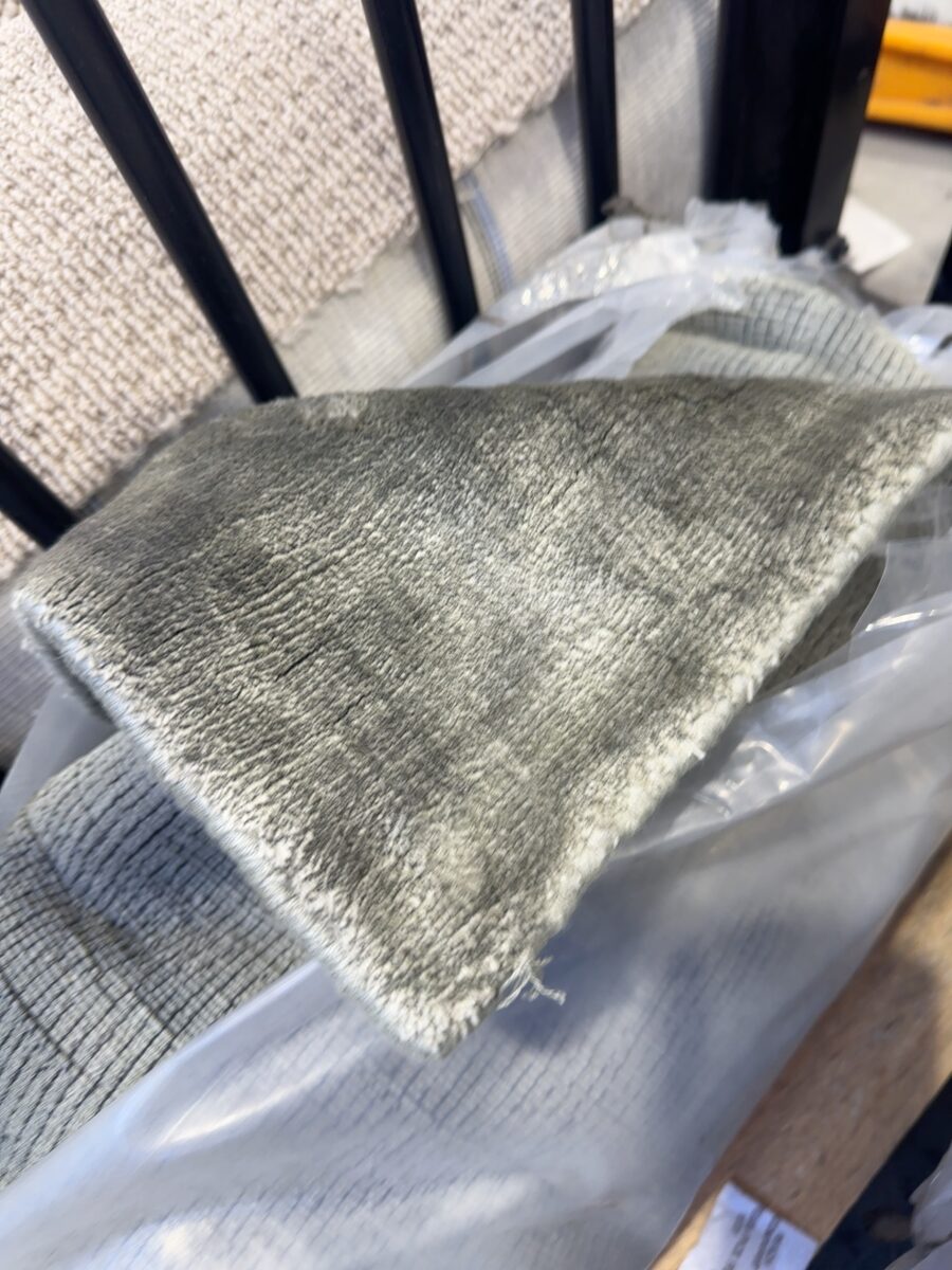 NEW RUG MOLLIE GRIFFEN 160CM X 230CM