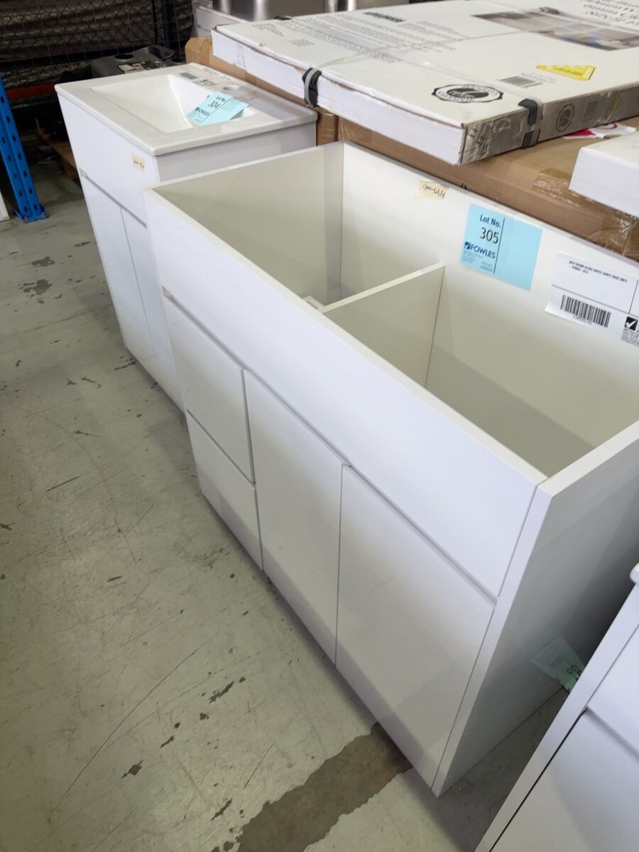 NEW 900MM GLOSS WHITE VANITY BASE ONLY - VPB900-431L