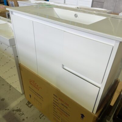 NEW 900MM WALL HUNG WHITE VANITY WITH WHITE CERAMIC TOP, WH8027-900W & UV321-900H