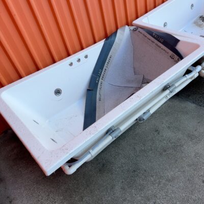 EX DISPLAY DECINA LAGO SPA BATH, SOLD AS IS CONDITION, 1795MM X 1050MM WIDE