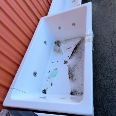 EX DISPLAY DECINA LAGO SPA BATH, SOLD AS IS CONDITION, 1795MM X 1050MM WIDE