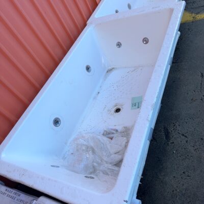 EX DISPLAY DECINA LAGO SPA BATH, SOLD AS IS CONDITION, 1795MM X 1050MM WIDE
