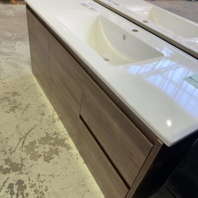 NEW 1200MM WALL HUNG VANITY ANTICO OAK, WITH WHITE CERAMIC TOP, SYWH05-1200LA2 & UV31-1200H