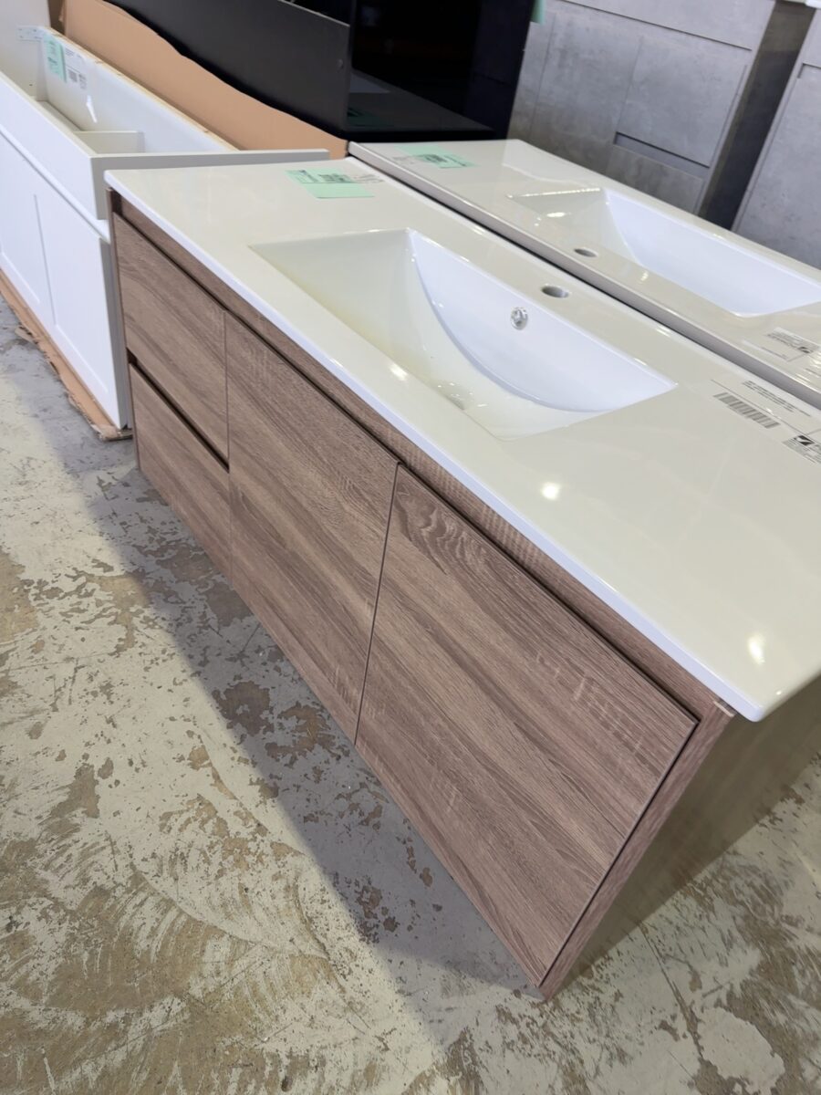 NEW 1200MM WALL HUNG VANITY ANTICO OAK, WITH WHITE CERAMIC TOP, SYWH05-1200LA2 & UV31-1200H
