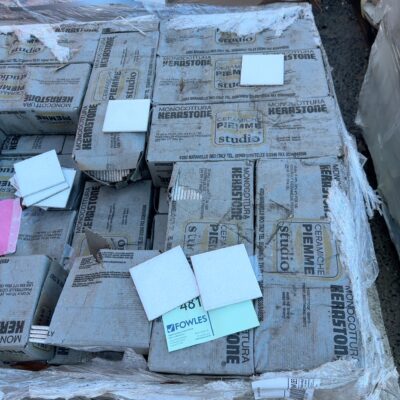 PALLET OF 100 X 100 WHITE TILE
