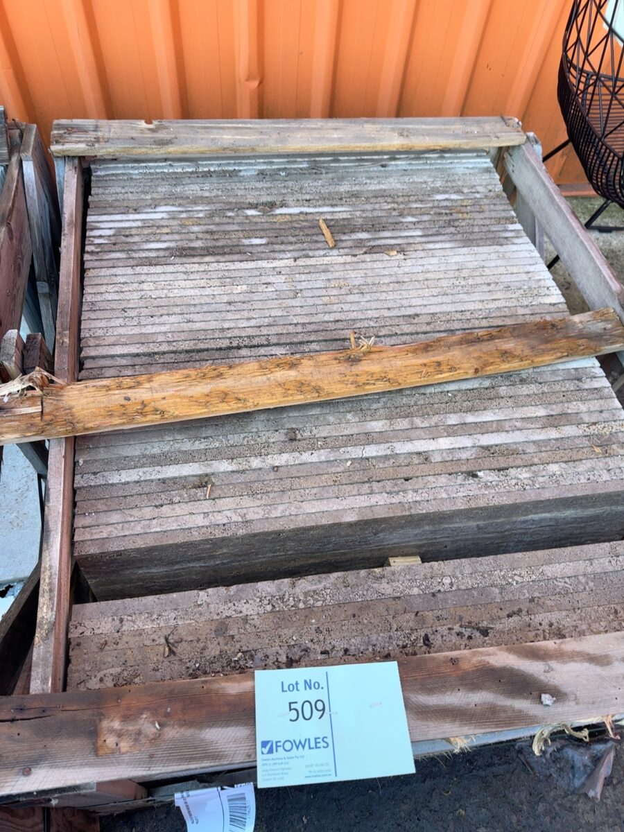 PALLET OF TRAVERTINE PAVER 800 X 400 X 20 PALLET 17