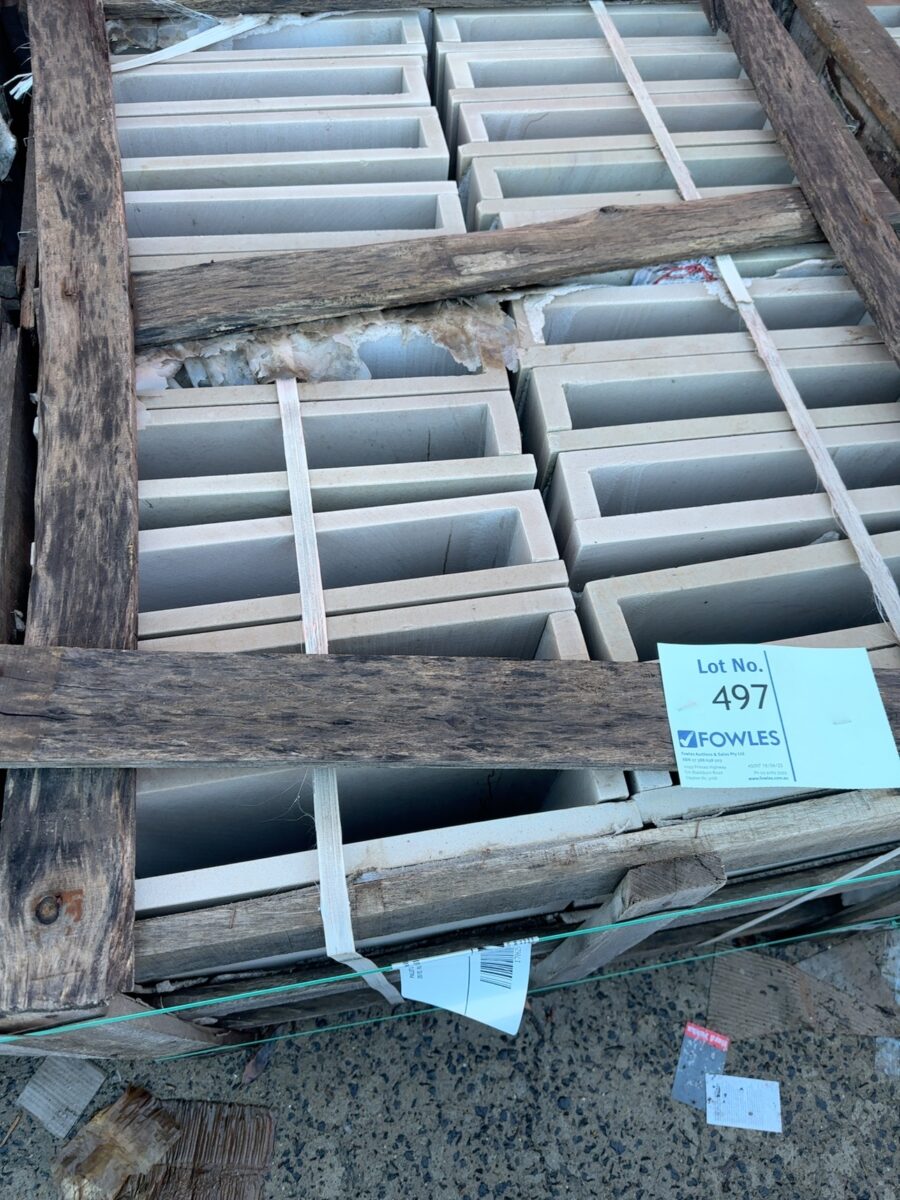 PALLET OF SANDSTONE EDGING, 600 X 400 X 20/70, PALLET 4