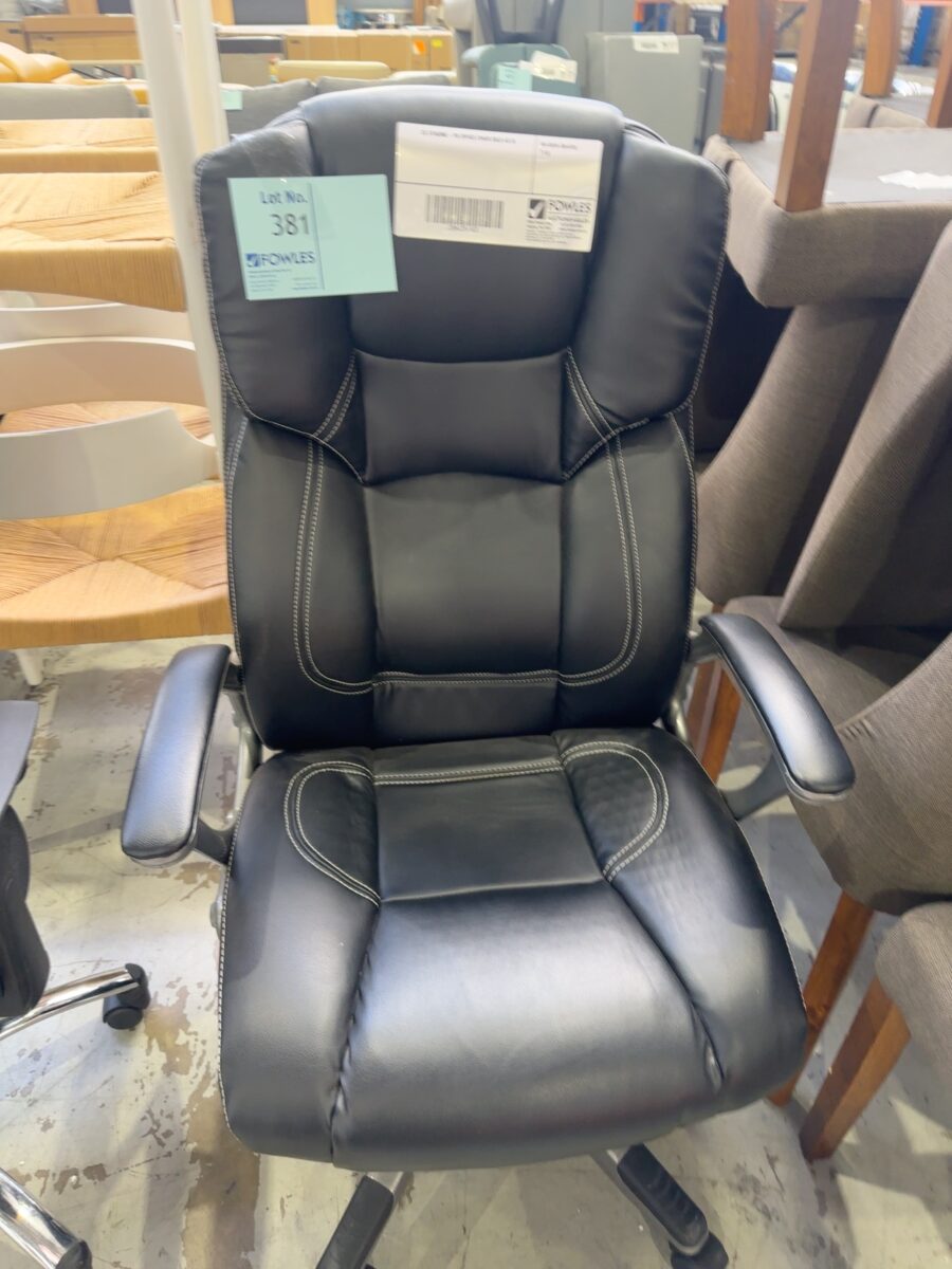 EX STAGING -PU OFFICE CHAIR SOLD AS IS