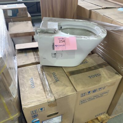 PALLET WITH 5 QTY TOTO MH WALL HUNG TOILET PAN CW162EA#XW