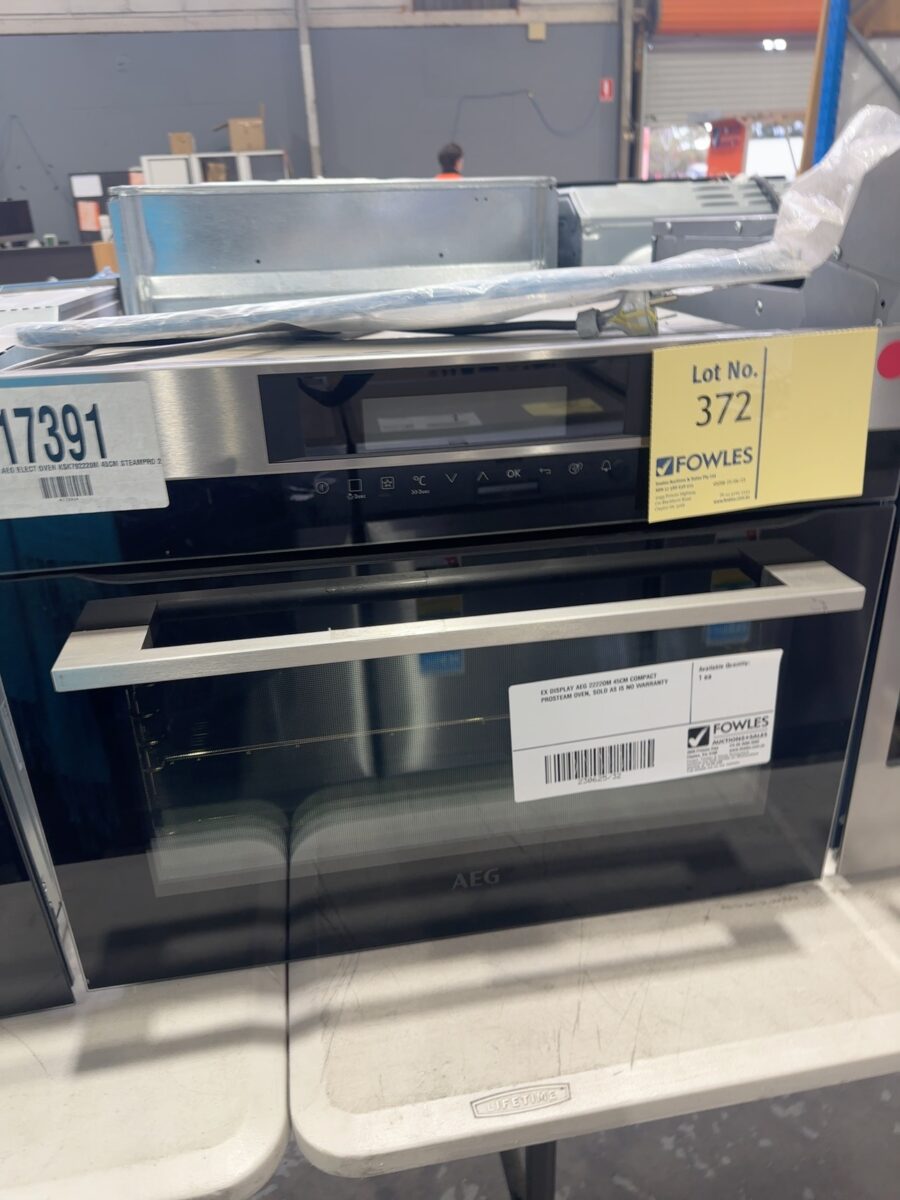 EX DISPLAY AEG 2222OM 45CM COMPACT PROSTEAM OVEN, SOLD AS IS NO WARRANTY