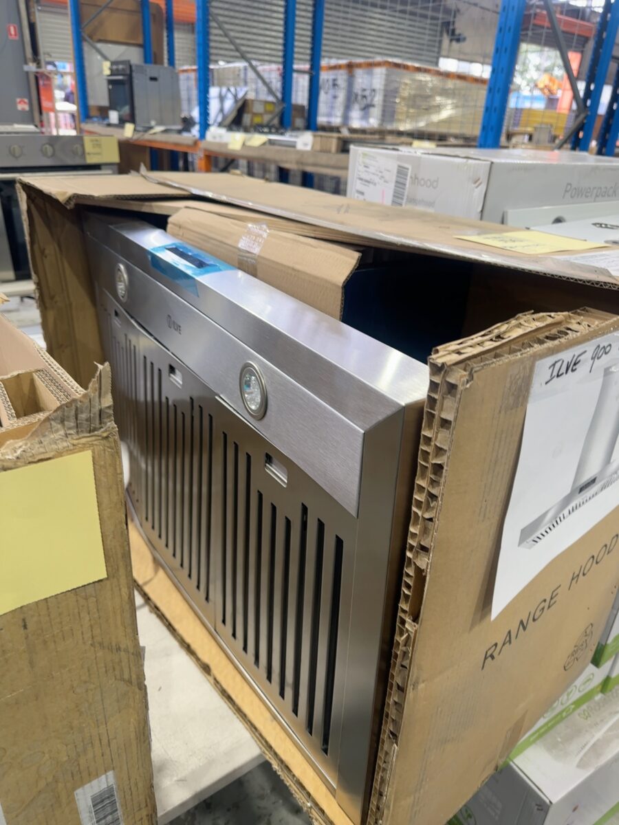EX DISPLAY ILVE IVN900X 900MM SQUARE RANGE HOOD, SOLD AS IS NO WARRANTY **DAMAGED STOCK, DENT ON FASCIA.**