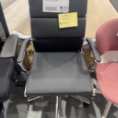 SAMPLE CHAIR - BLACK EXECUTIVE MEDIUM CHAIR, WITH CHROME ARMS & BASE, WEIGHT CAPACITY 160KG, TILT, ADJUSTABLE RRP$299