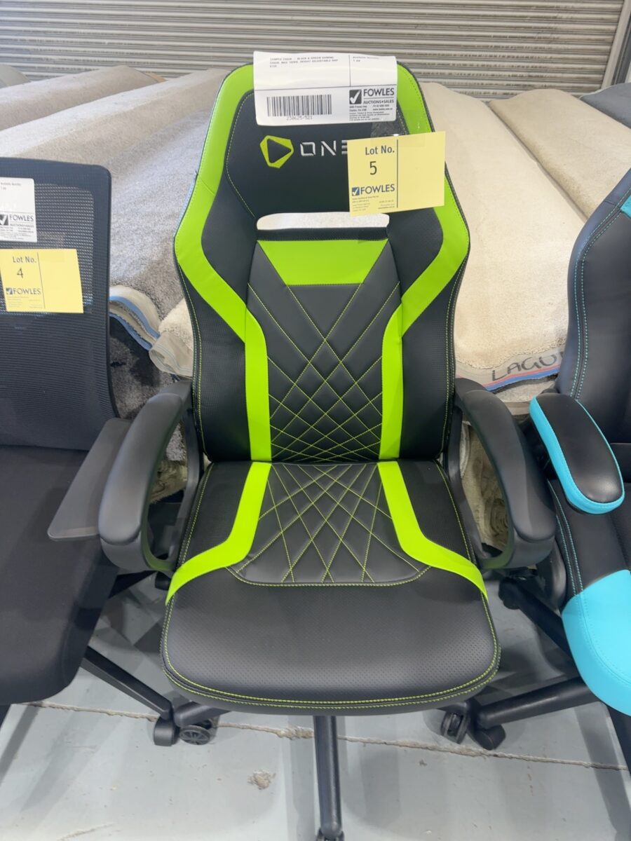 SAMPLE CHAIR - BLACK & GREEN GAMING CHAIR, MAX 100KG, HEIGHT ADJUSTABLE RRP$159