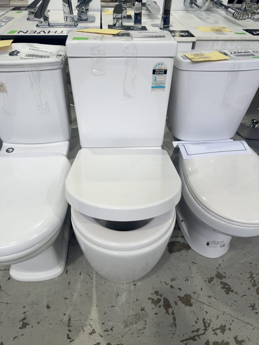 EX FLOOR DISPLAY TOILET SUITE - CAROMA URBANE TOILET SUITE, SOLD AS IS