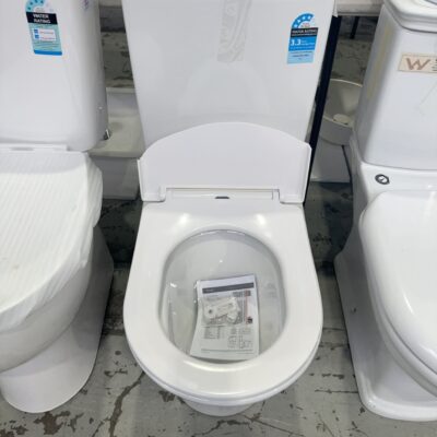 EX FLOOR DISPLAY TOILET SUITE - FIENZA LUCIANA TOILET SUITE, SEAT BROKEN, SOLD AS IS
