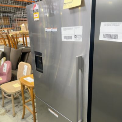 NEW FISHER & PAYKEL S/STEEL FRIDGE WITH WATER E522BLXFDU5 RRP00 SOLD AS IS NO WARRANTY