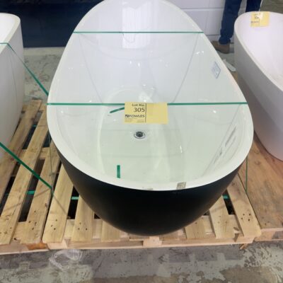 EX SHOWROOM DISPLAY, ECT CURO CURVED 1700MM FREESTANDING BATH, MATTE BLACK EXTERIOR, RRP69 SOLD AS IS NO WARRANTY