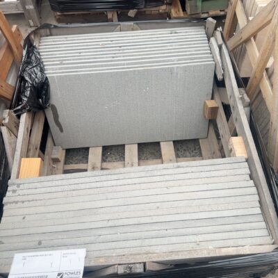 PALLET OF BLUESTONE PAVER 900 X 400 X 20MM