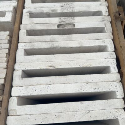 PALLET OF WHITE PEARL DROP LIMESTONE COPING 600 X 400 X 30/60, QTY 28