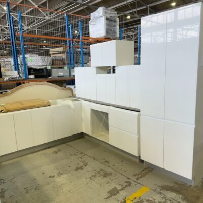 NEW L SHAPE KITCHEN WITH HIGH GLOSS WHITE 2 PAC PAINTED PENCIL EDGE DOORS K5A