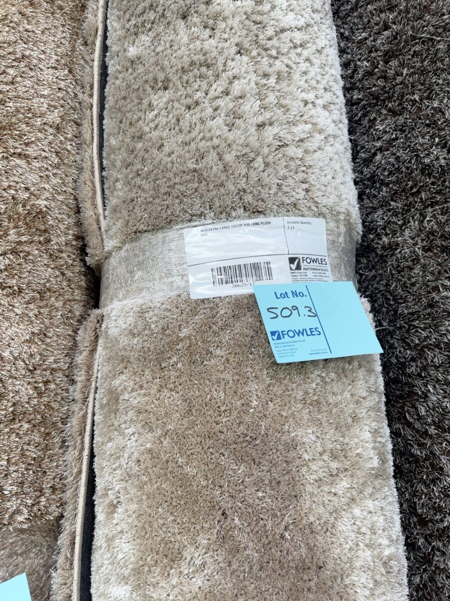 NEW EXTRA LARGE CREAM RUG LONG PLUSH RUG