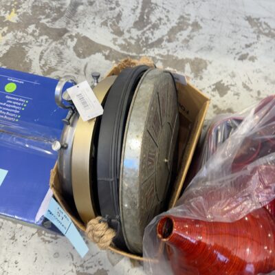 BOX OF ASSORTED DECORATOR CLOCKS ETC