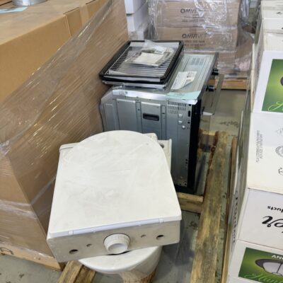 PALLET WITH DISPLAY TOILET & DENTED OVEN SOLD AS IS NO WARRANTY