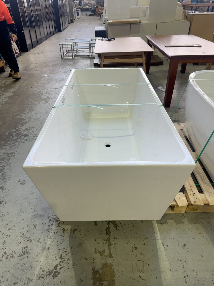 EX DISPLAY FREESTANDING BATH SOLD AS IS SOME MARKS-DECINA SURREY 1700MM RRP$2080