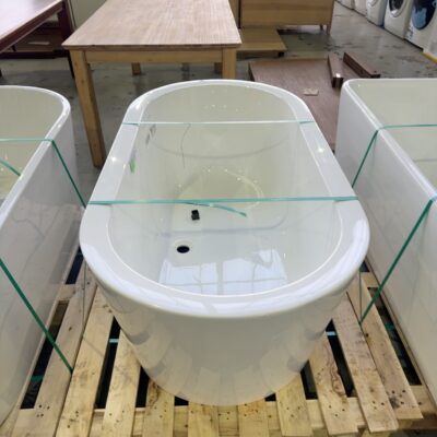 EX DISPLAY FREESTANDING BATH SOLD AS IS SOME MARKS- COOL 1500MM RRP055