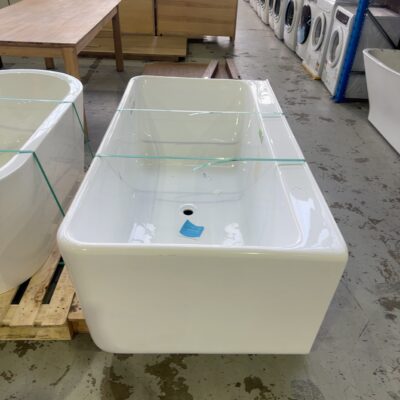 EX DISPLAY FREESTANDING BATH SOLD AS IS SOME MARKS- CAROMA BACK TO THE WALL 1600MM RRP00