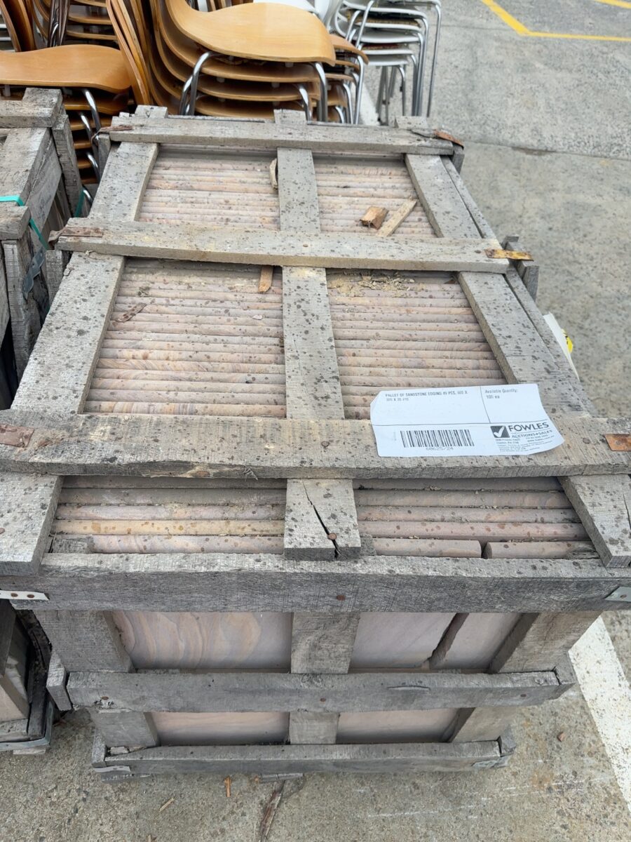 PALLET OF SANDSTONE EDGING 49 PCS, 600 X 300 X 20 #10