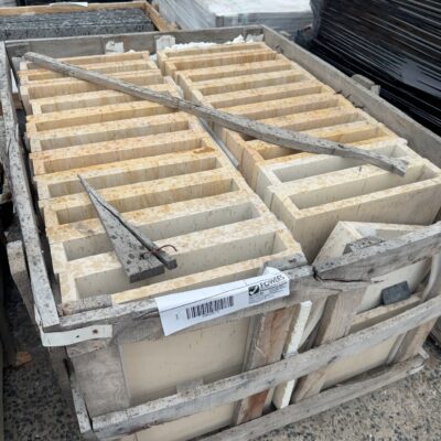 PALLET OF SANDSTONE EDGING, 43 PIECES 600 X 400 X 20/70 #3