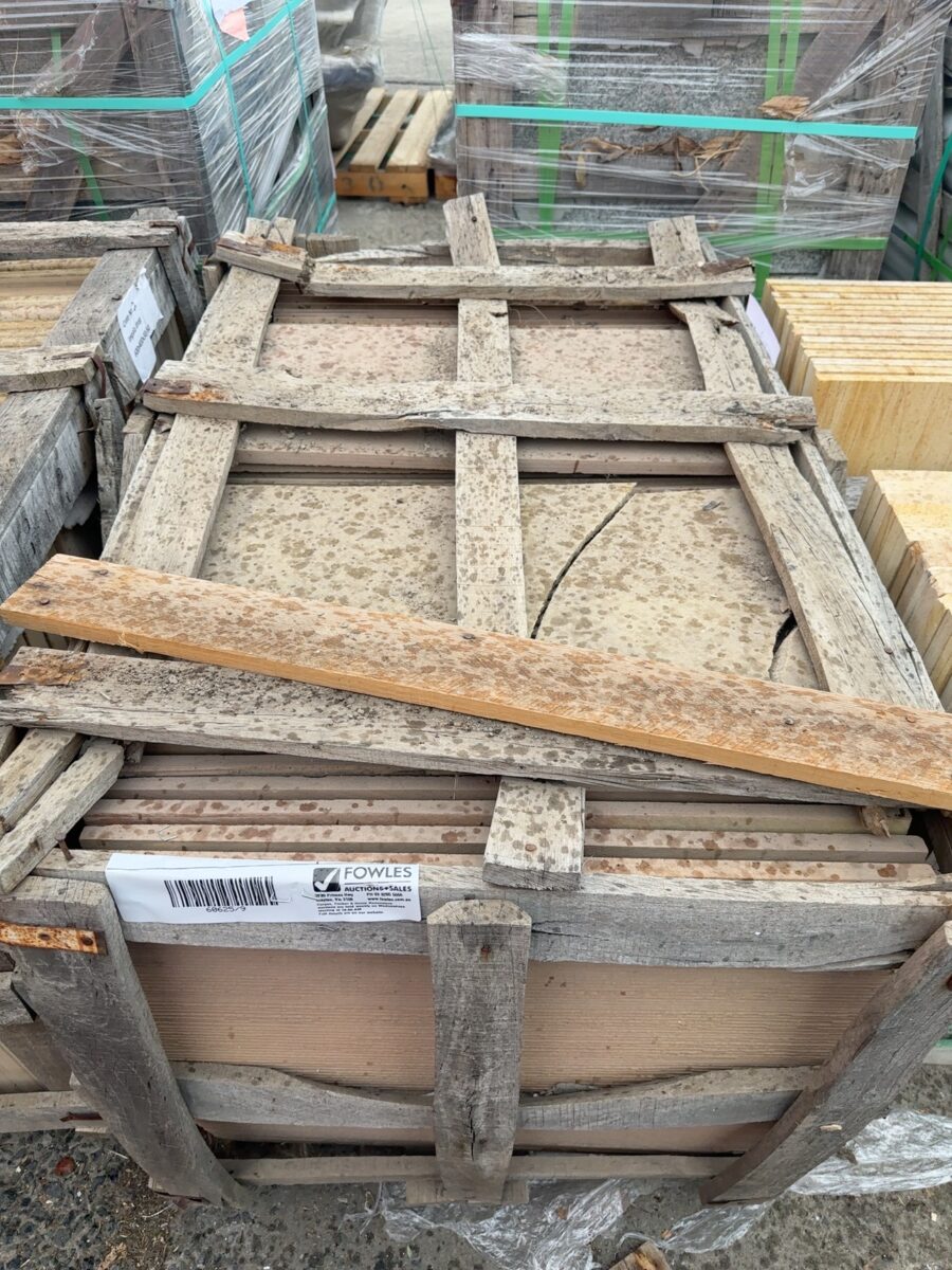 PALLET OF SANDSTONE EDGING 115 PIECES, 600 X 300 X 20 #9