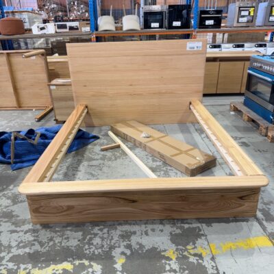 CLEARANCE COMO QUEEN SIZE BED FRAME, MESSMATE TIMBER, PLATFORM BED SOLD AS IS