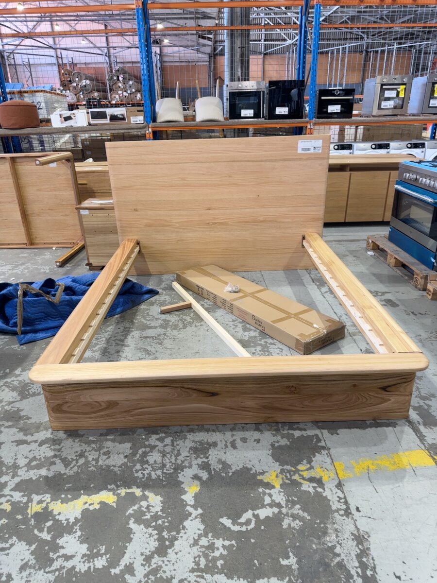 CLEARANCE COMO QUEEN SIZE BED FRAME, MESSMATE TIMBER, PLATFORM BED SOLD AS IS